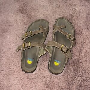 Maui Island Women’s Size 6 Sandals